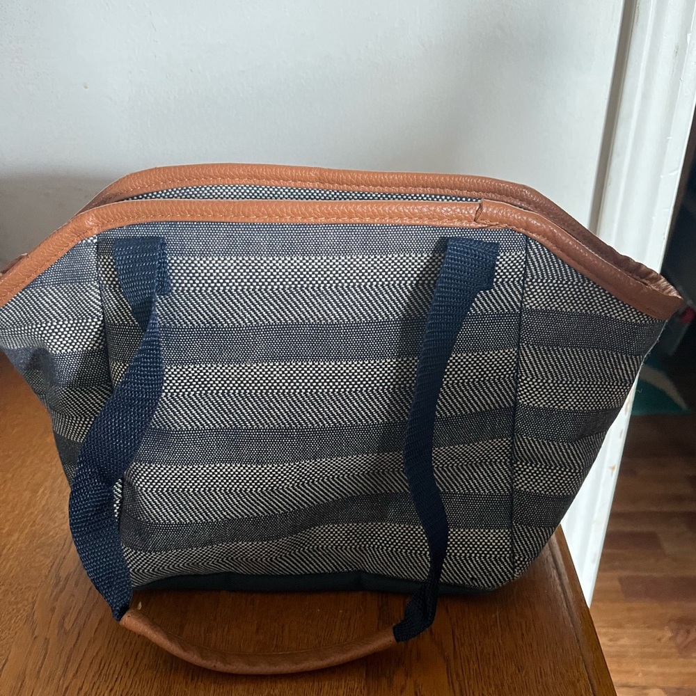 Thirty-One Insulated Navy and Brown Striped Lunch Bag - Picture 2 of 8